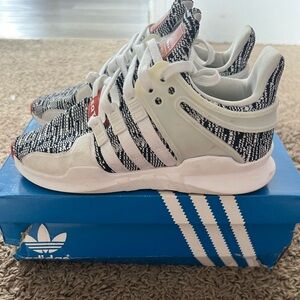 Adidas EQT support adv size 4